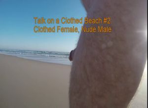 Голый мужик на пляже общается с незнакомкой